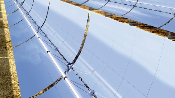 Medzi solárno-termické zariadenia patria okrem iného aj elektrárne s parabolovými žľabmi.