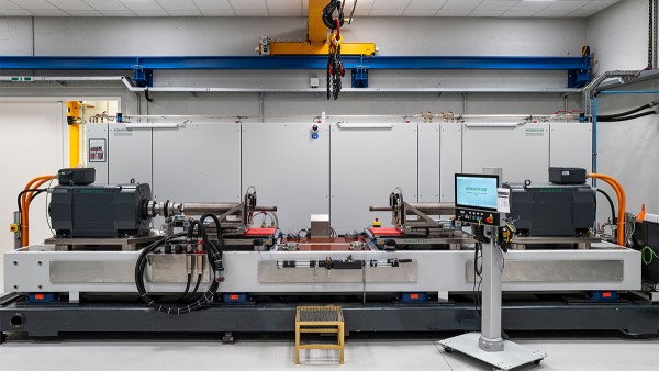 Dynamický rozvoj kompetencií: Výskum a vývoj elektromobility v Schaeffler Kysuce