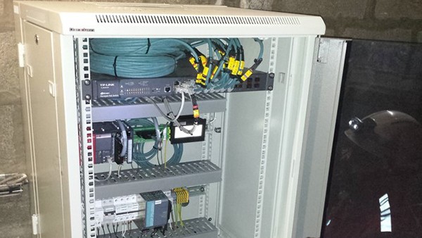 Skriňový rozvádzač s SmartController