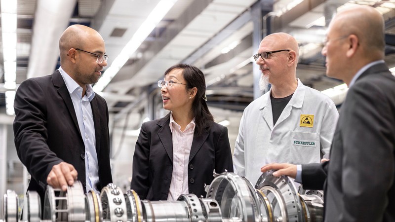 Schaeffler Skalica patrí medzi spoločnosti ktoré, sa zapojili do študijného programu Profesijný bakalár na STU Bratislava.